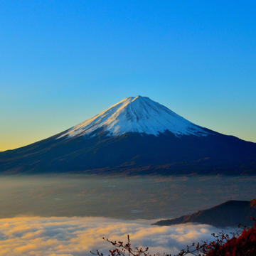 Mountain with snow cap
