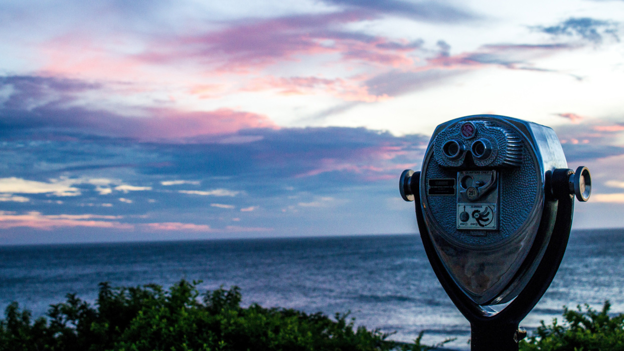 Tourist binocular machine