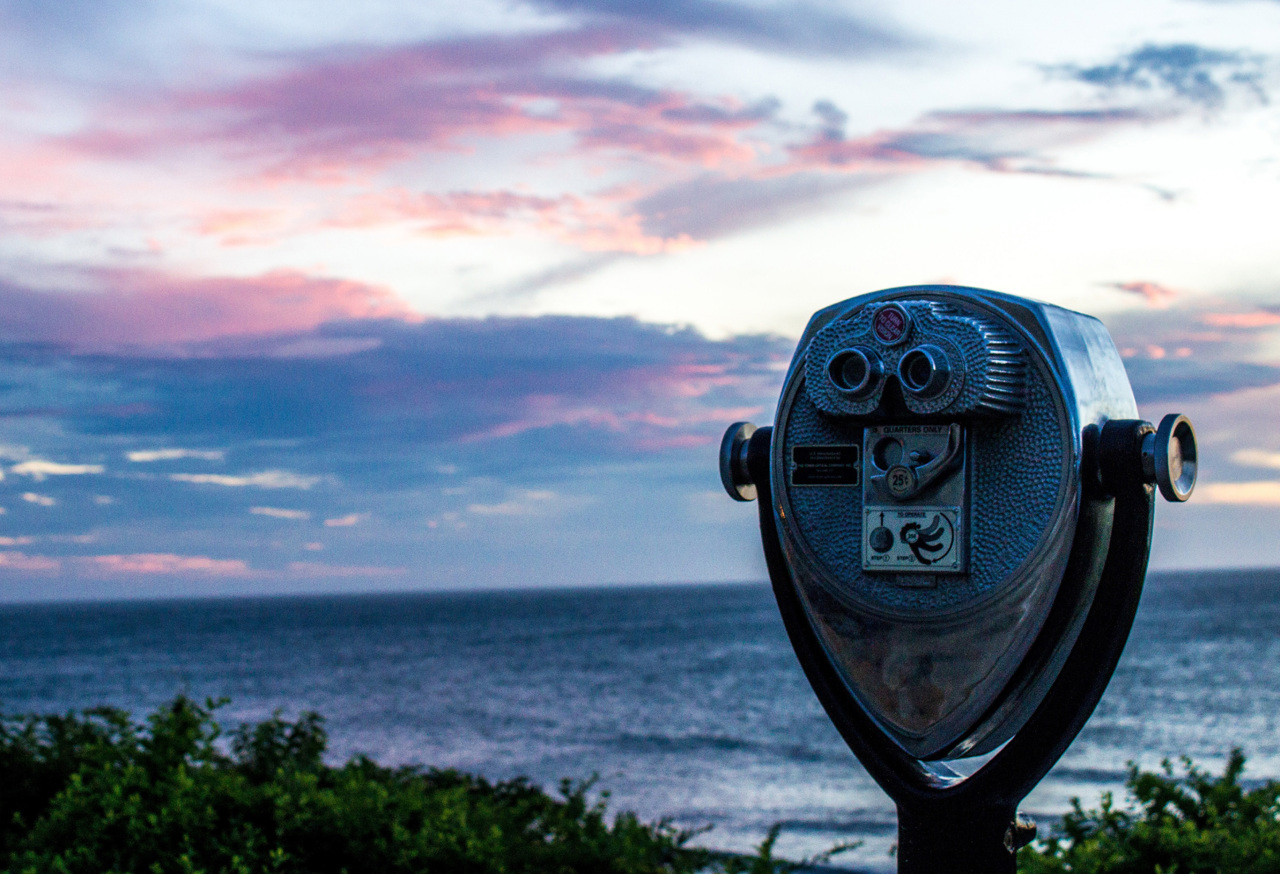 Tourist binocular machine